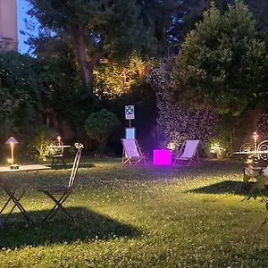 Riari Garden Oda ve Kahvaltı