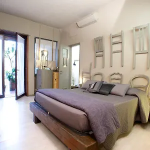 ** Alojamento de Acomodação e Pequeno-almoço Bed+art Itália